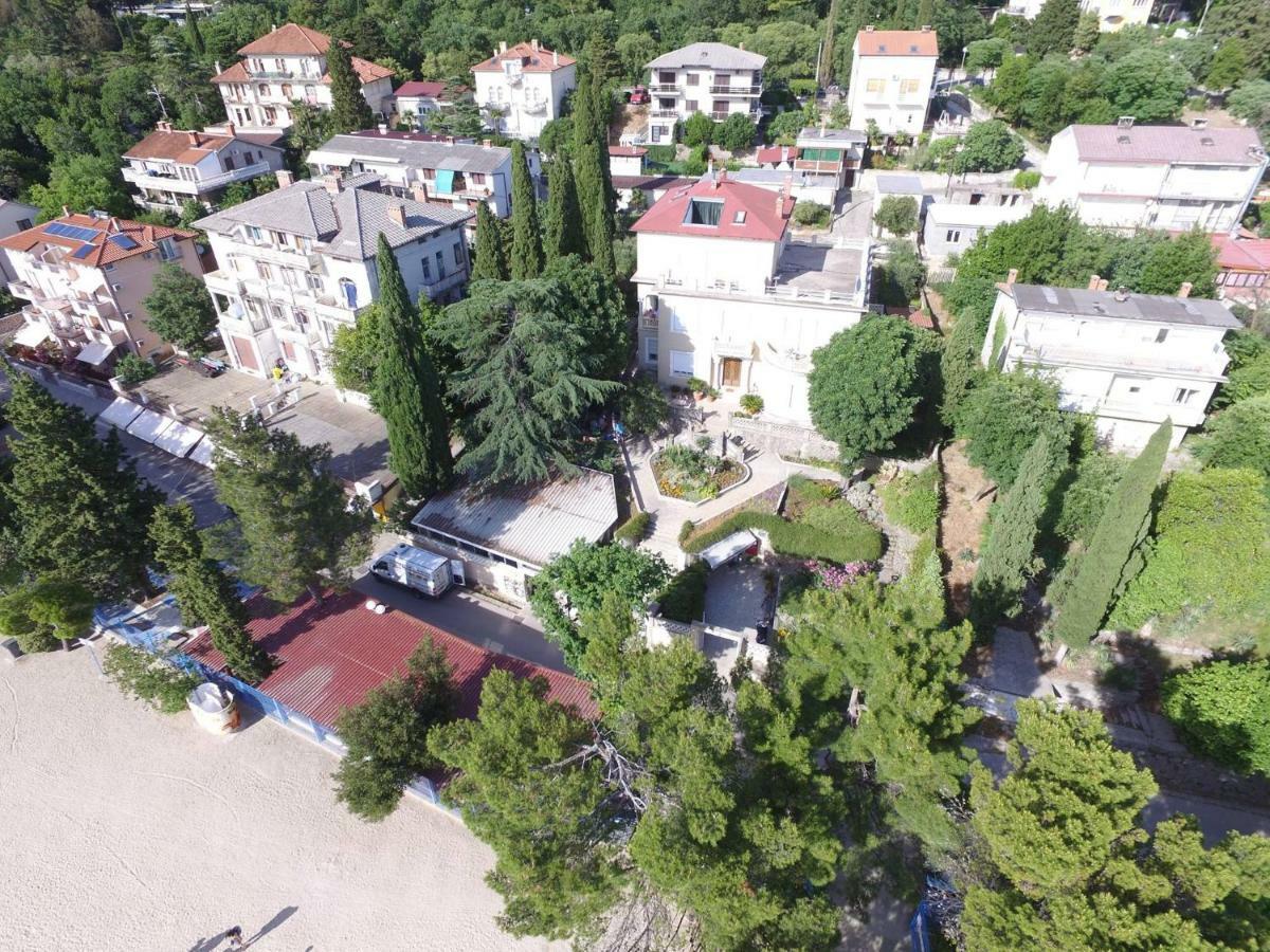 Villa Lisette Crikvenica Buitenkant foto