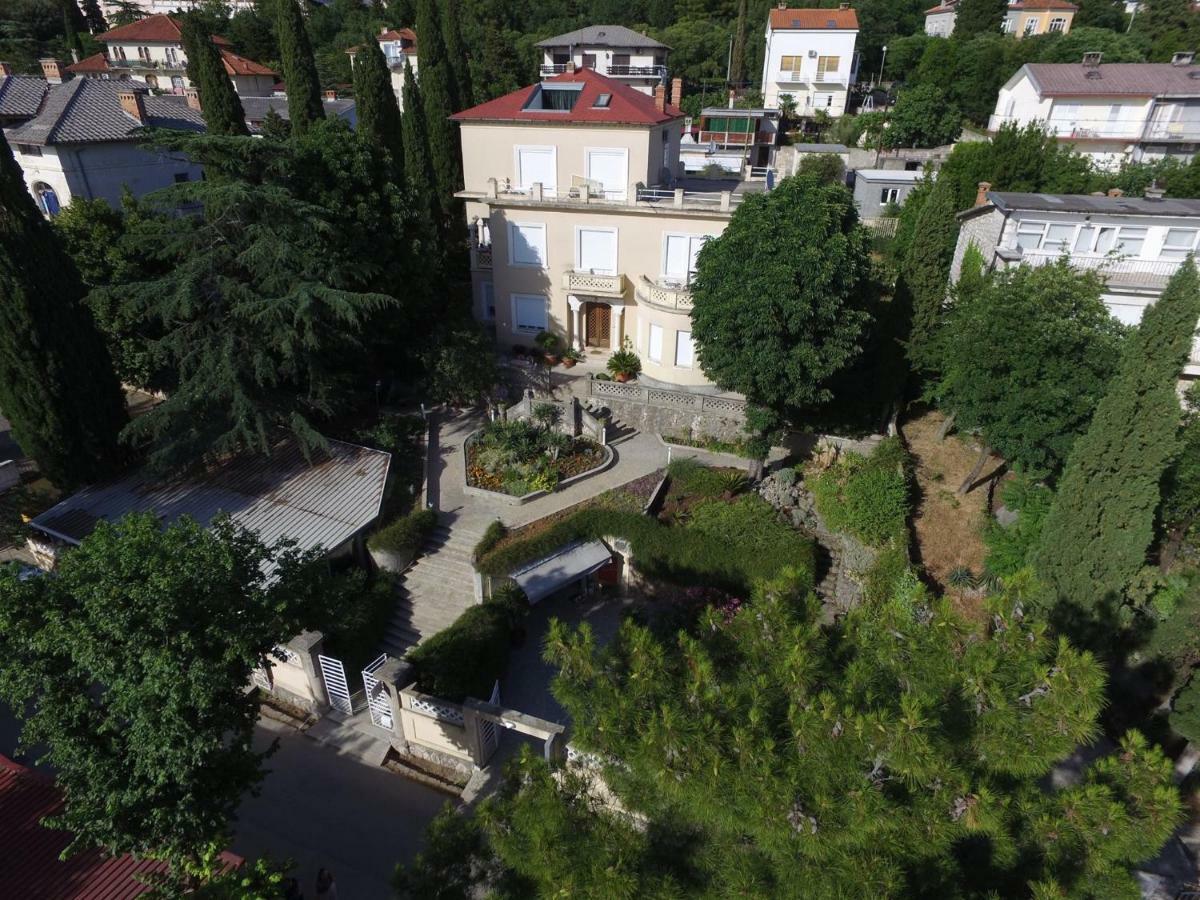 Villa Lisette Crikvenica Buitenkant foto